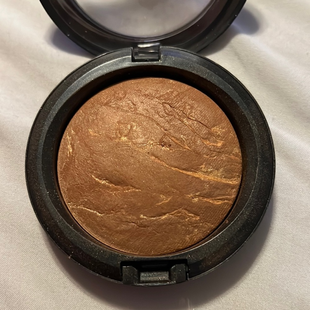 MAC cosmetics LE mineralize skinfinish MSF in Comfort